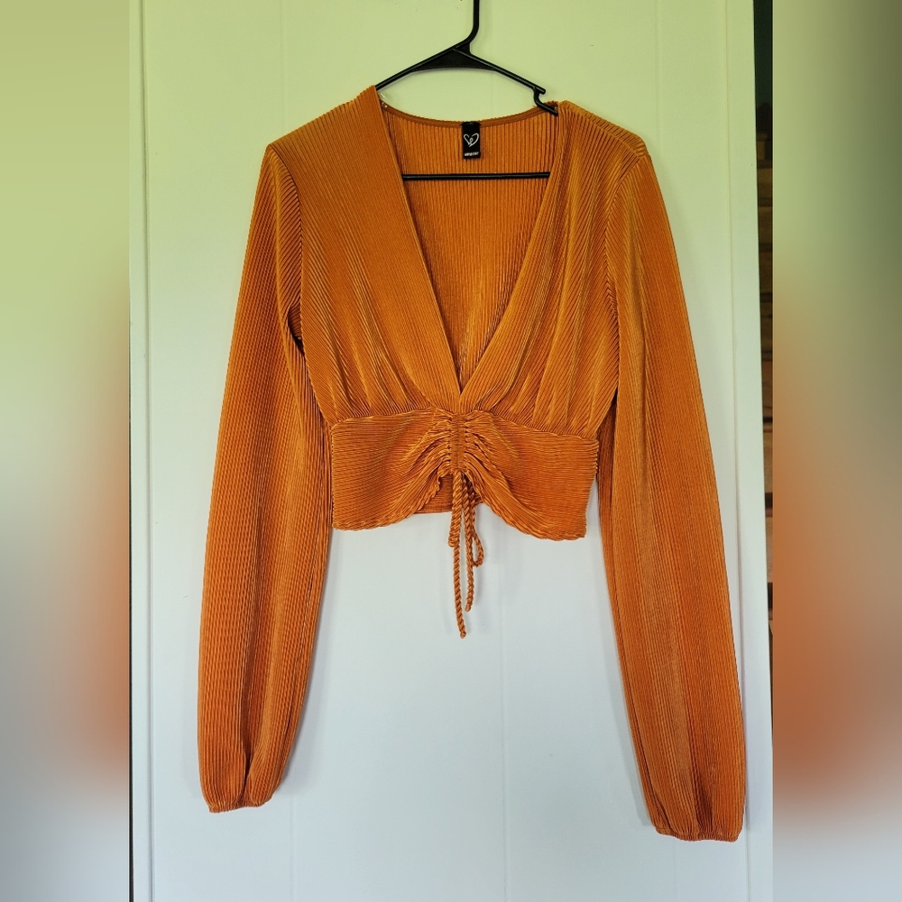 Windsor Orange Ruched Tie Front Crop Shirt W/Long Sleeves Size M. - Picture 2 of 7